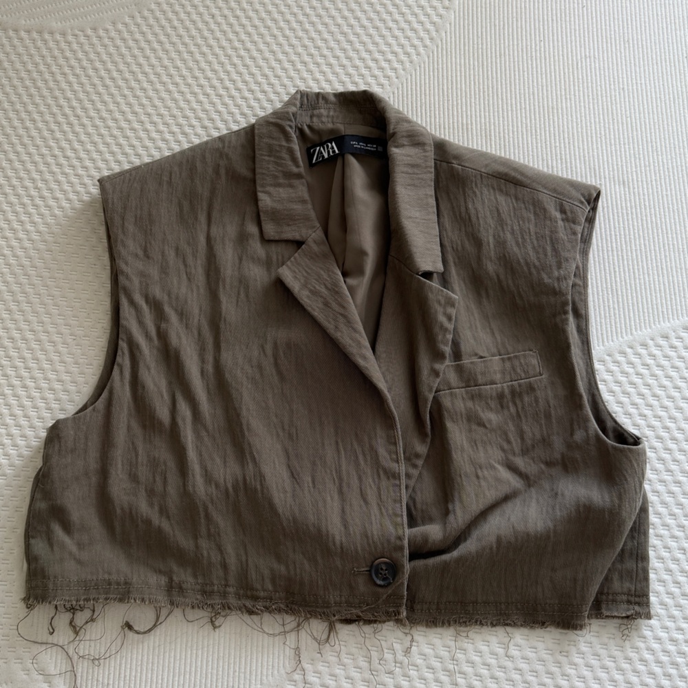 Zara Cropped Vest